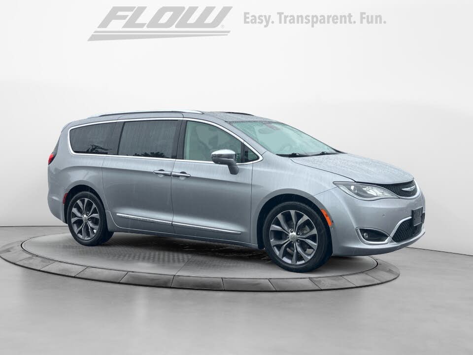 2017 Chrysler Pacifica Limited FWD