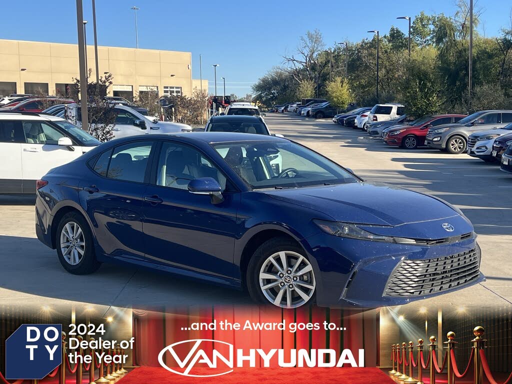 2025 Toyota Camry LE FWD