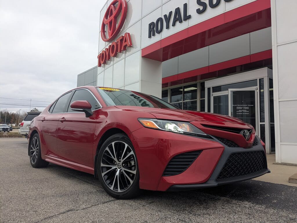 2020 Toyota Camry SE AWD