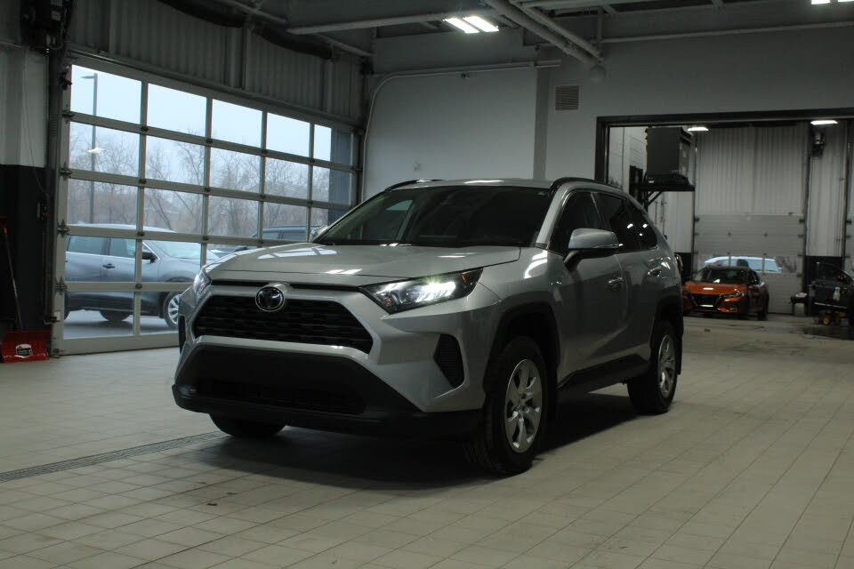 Toyota RAV4 LE FWD 2019
