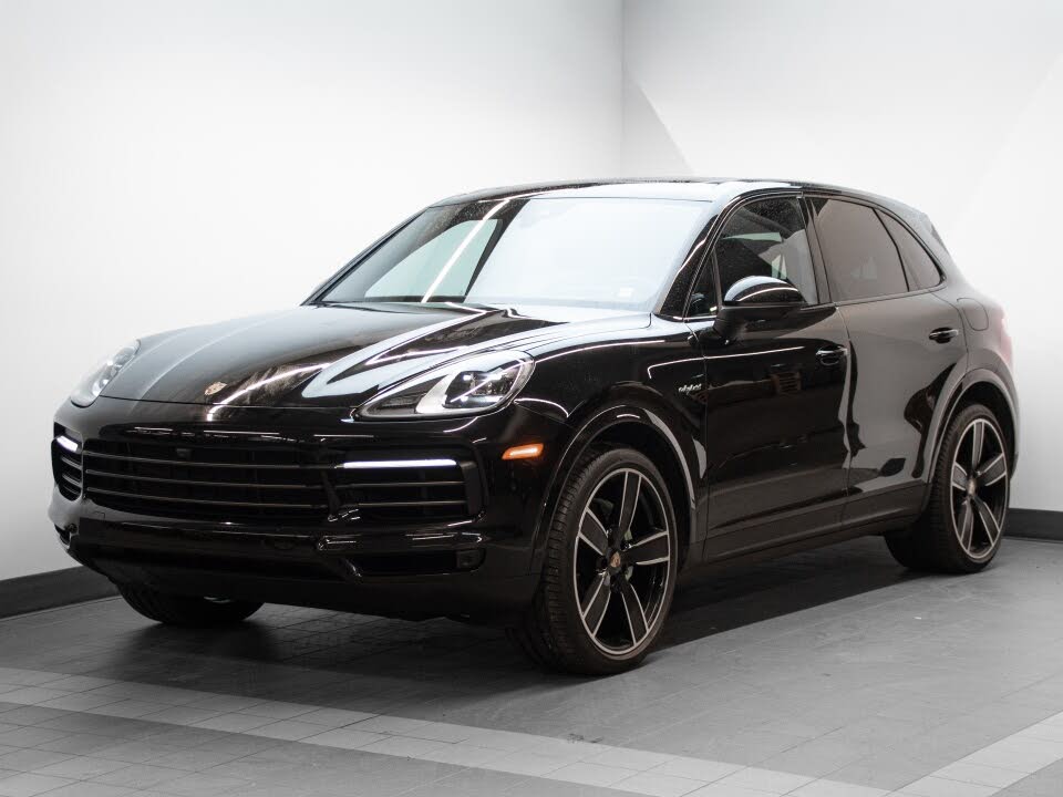 Porsche Cayenne Platinum Edition AWD 2023