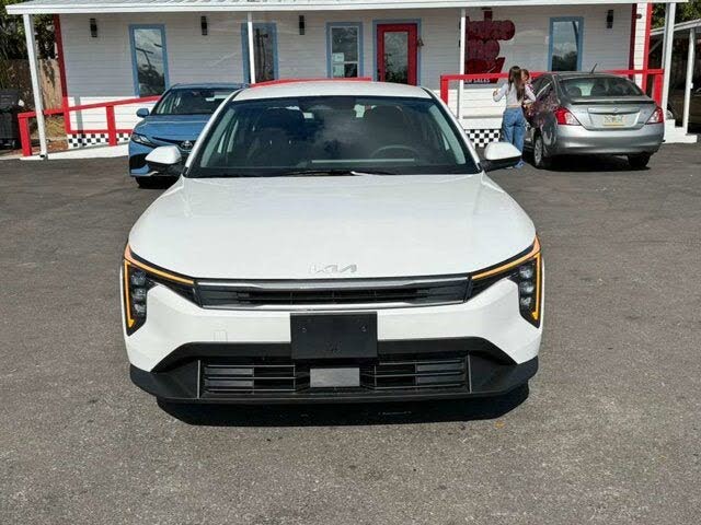 2025 Kia K4 LX FWD