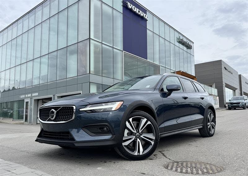 2025 Volvo V60 Cross Country B5 Plus AWD
