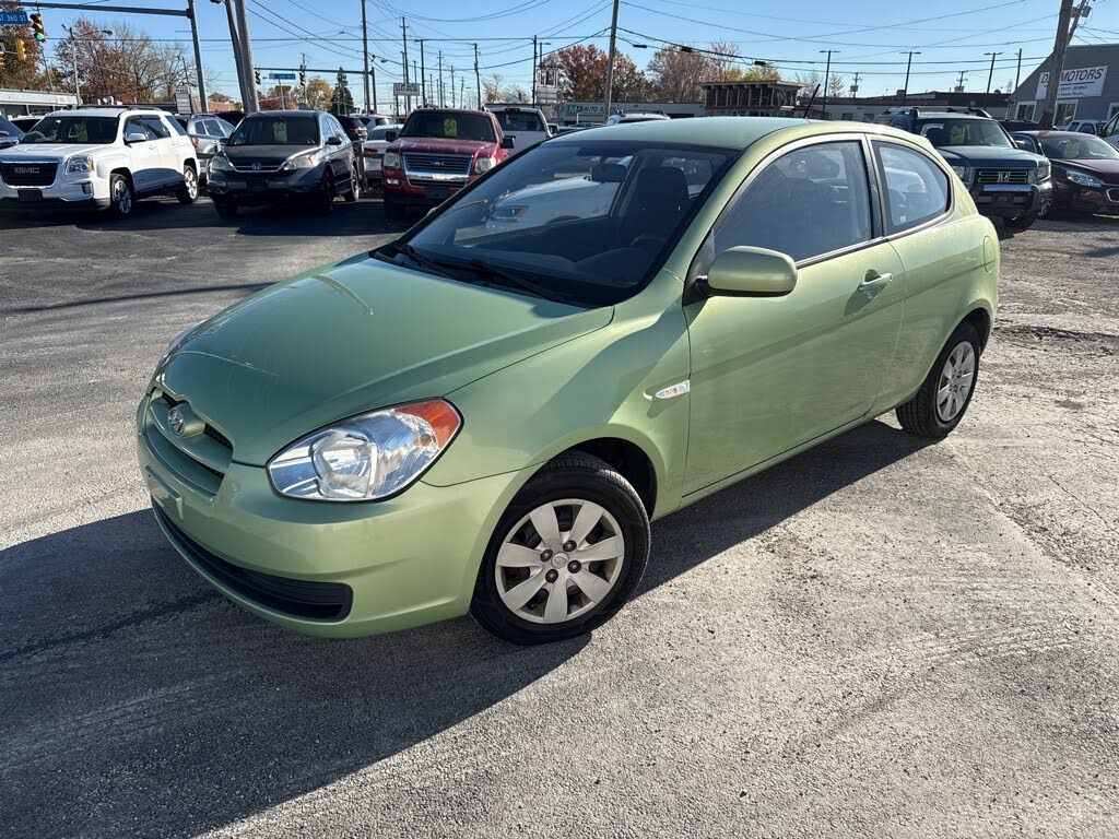 2011 Hyundai Accent GL Hatchback FWD
