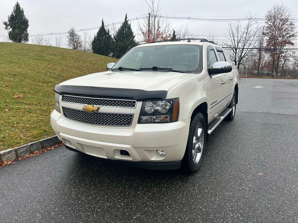 2013 Chevrolet Avalanche LTZ Black Diamond Edition 4WD
