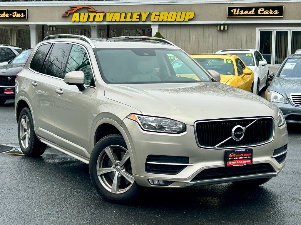 2016 Volvo XC90 T5 Momentum AWD