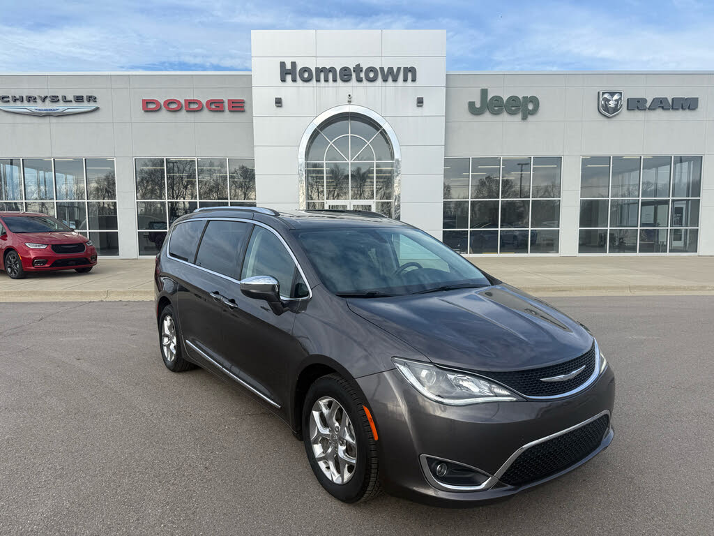 2017 Chrysler Pacifica Limited FWD