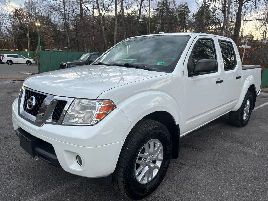 2017 Nissan Frontier SV V6 Crew Cab 4WD
