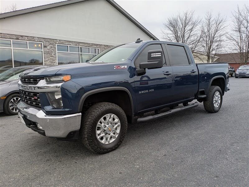2022 Chevrolet Silverado 3500HD LT Crew Cab 4WD