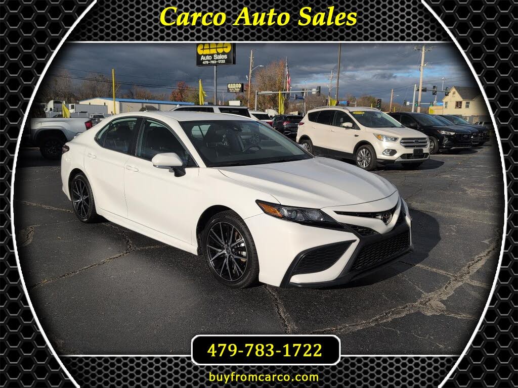 2024 Toyota Camry SE FWD