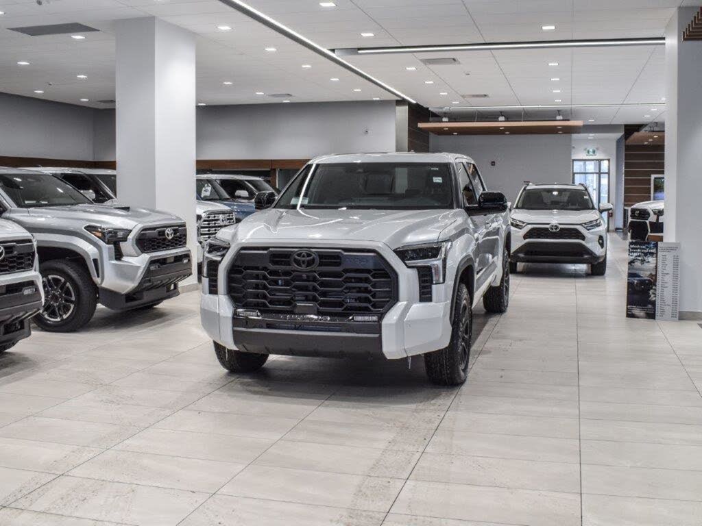 Toyota Tundra Limited CrewMax Cab 4WD 2026