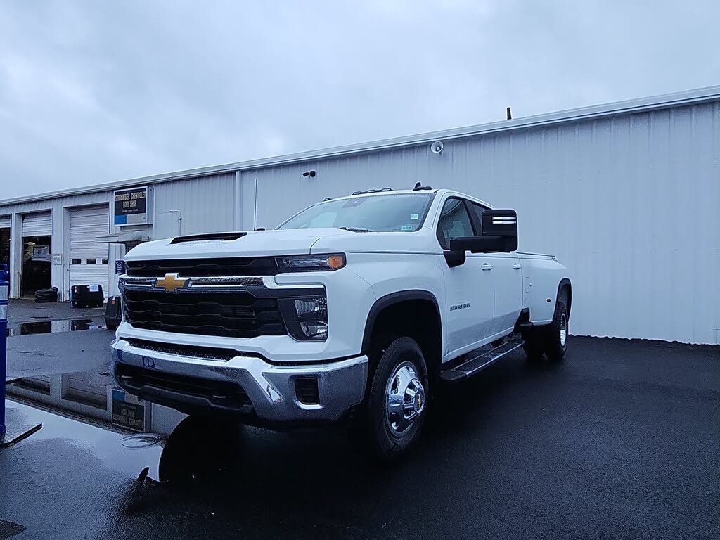 2024 Chevrolet Silverado 3500HD LT Crew Cab 4WD