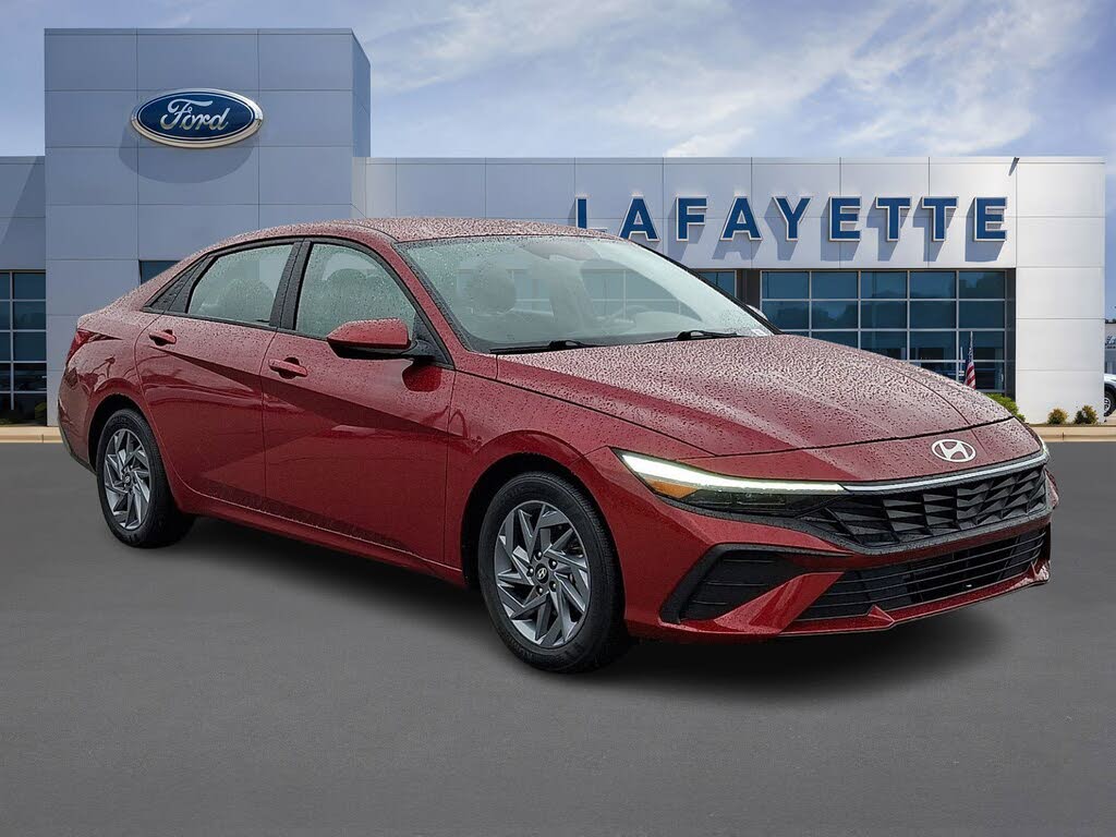 2024 Hyundai Elantra SEL FWD