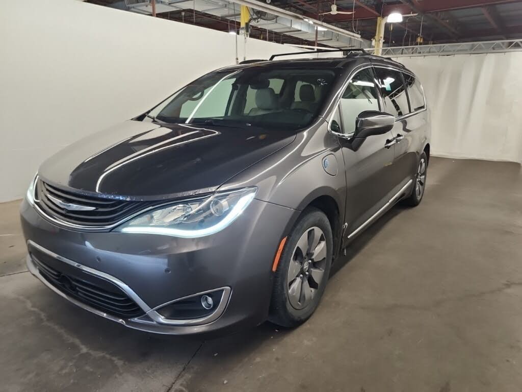 2017 Chrysler Pacifica Hybrid Platinum FWD