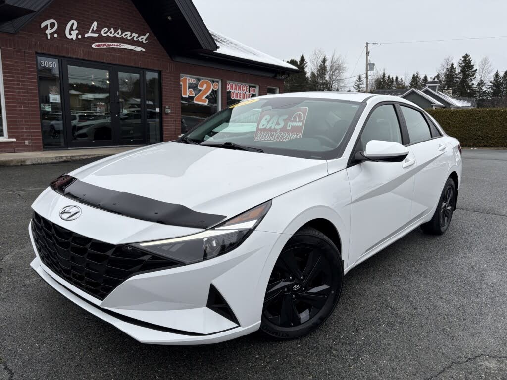 Hyundai Elantra Essential FWD 2023