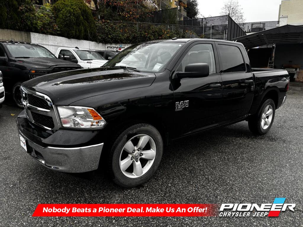 RAM 1500 Classic SLT Crew Cab 4WD 2023