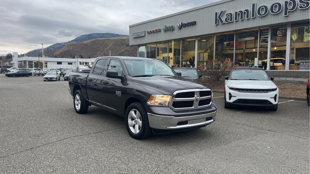 RAM 1500 Classic SLT Crew Cab 4WD 2023