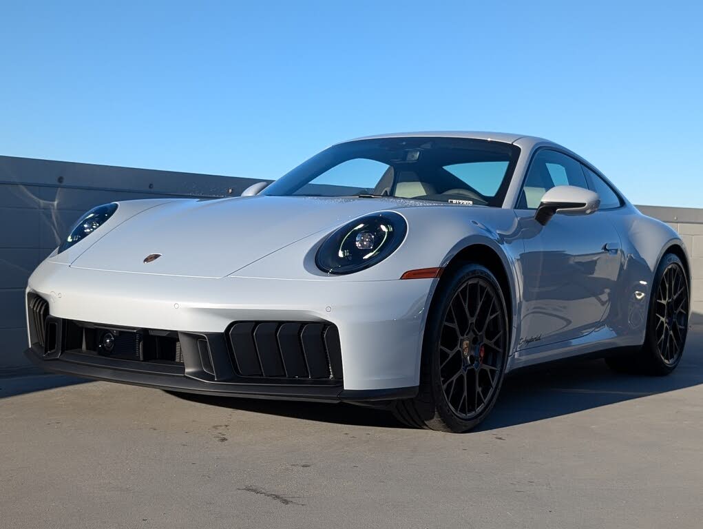 2026 Porsche 911 Carrera GTS Coupe RWD