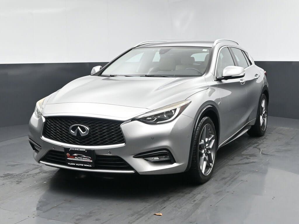 2018 INFINITI QX30 Premium FWD