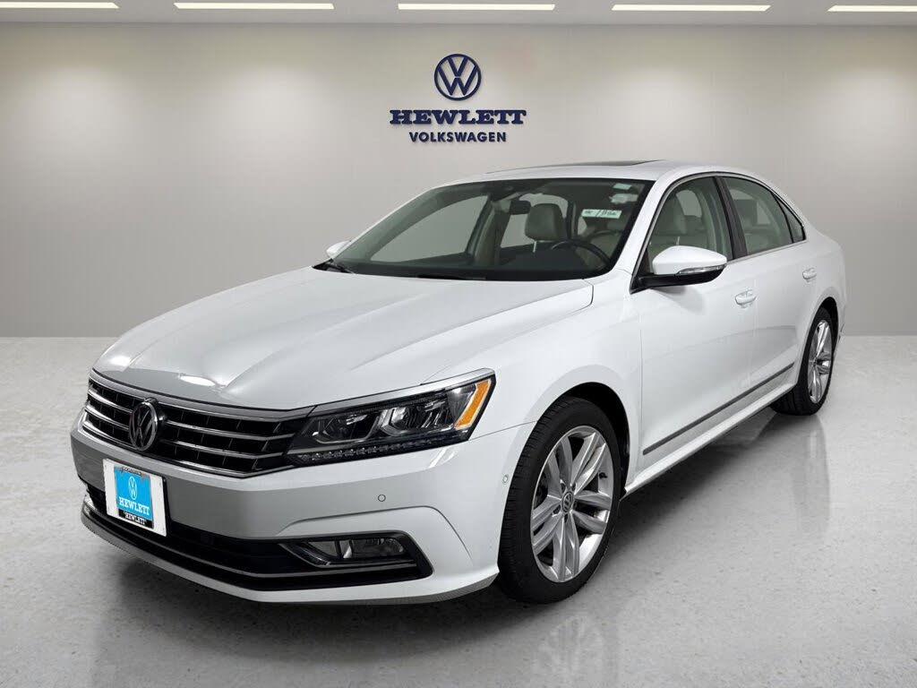 2018 Volkswagen Passat 2.0T SEL Premium FWD