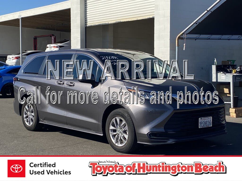 2023 Toyota Sienna LE 8-Passenger FWD