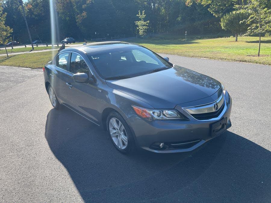 2013 Acura ILX 2.0L FWD with Technology Package
