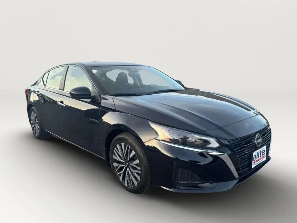 2023 Nissan Altima 2.5 SV FWD