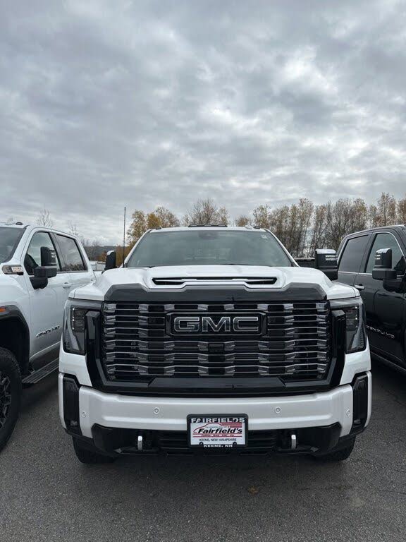 2025 GMC Sierra 3500HD Denali Ultimate Crew Cab 4WD