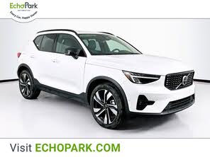 Volvo XC40 B5 Plus Dark Theme AWD