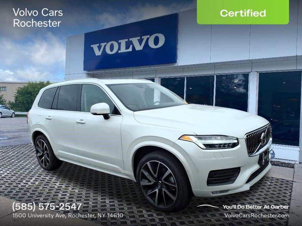 2022 Volvo XC90 T6 Momentum 7-Passenger AWD