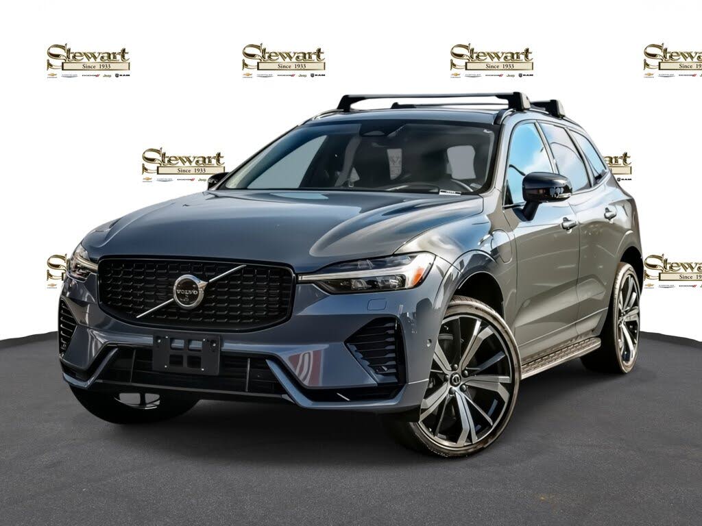 2023 Volvo XC60 Recharge T8 Ultimate Dark Theme eAWD