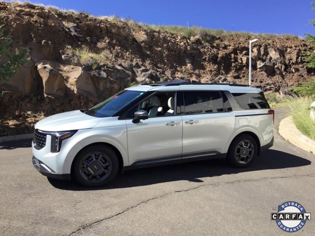 2025 Kia Carnival SX FWD
