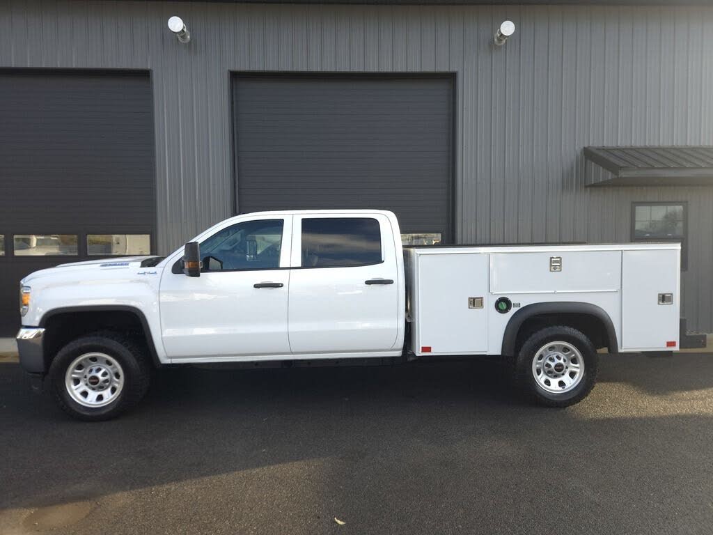2019 GMC Sierra 3500HD Chassis Crew Cab 4WD