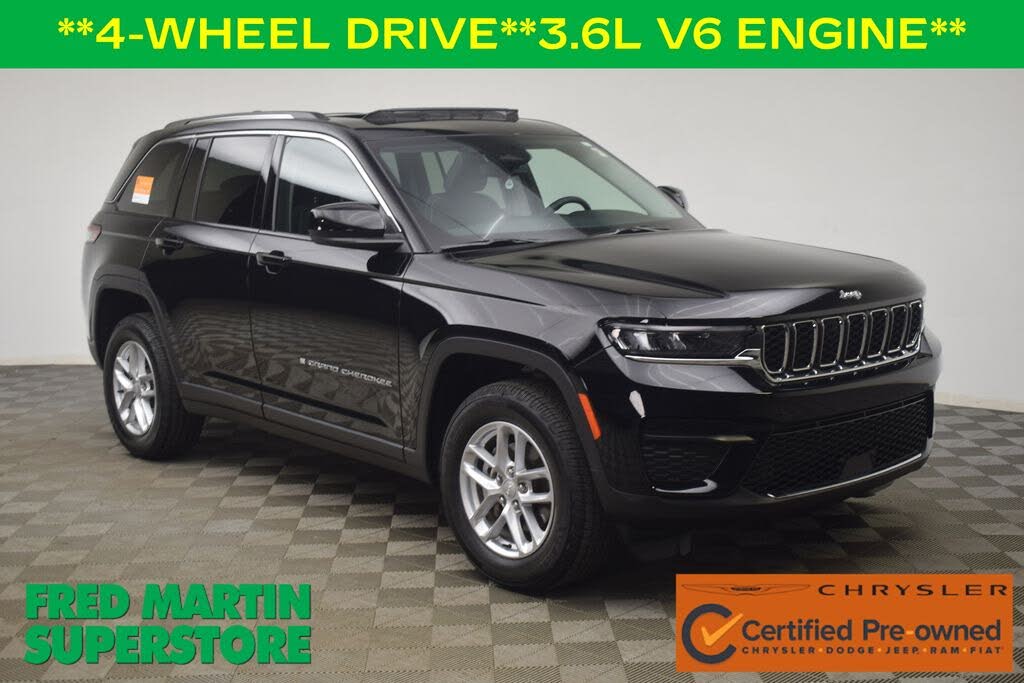 2023 Jeep Grand Cherokee Laredo 4WD