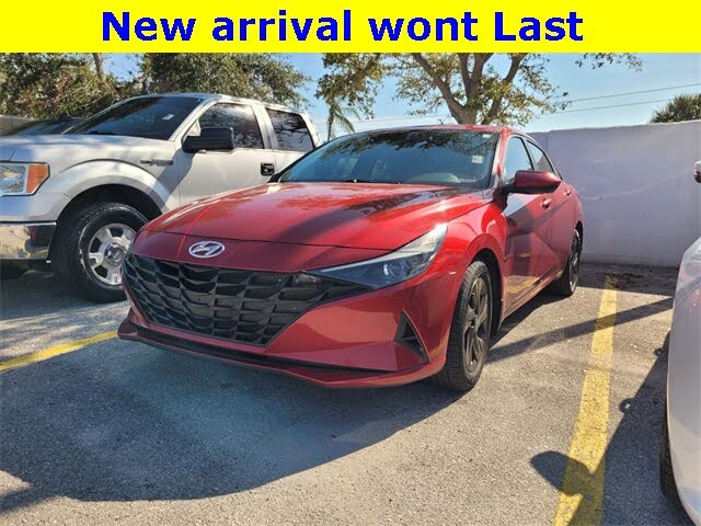 2022 Hyundai Elantra SEL FWD