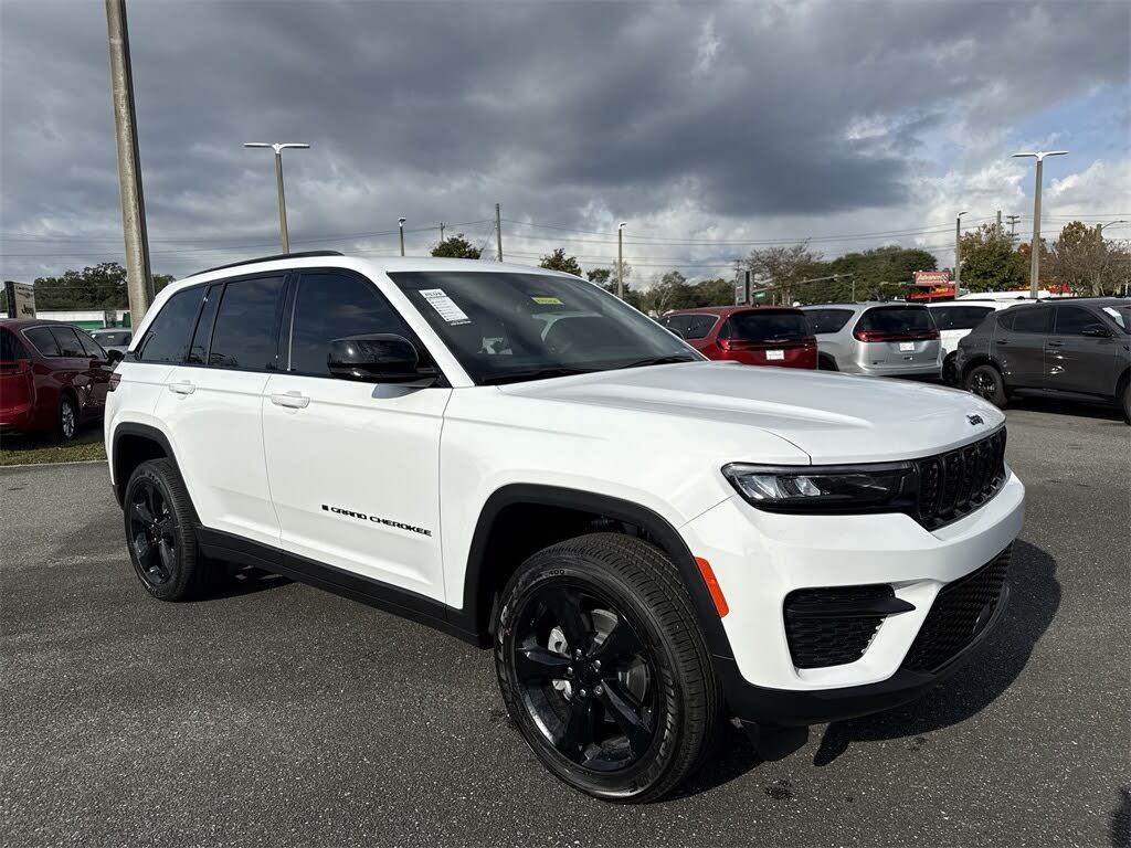 2025 Jeep Grand Cherokee Altitude 4WD