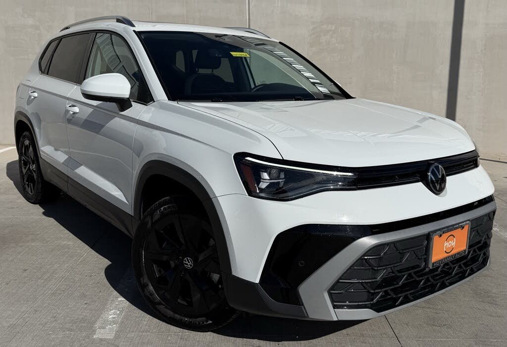 2025 Volkswagen Taos SE FWD