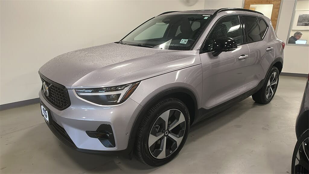 2026 Volvo XC40 B5 Plus AWD