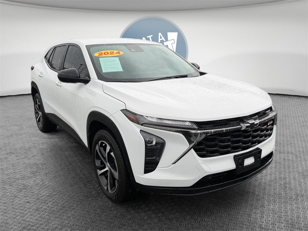 2024 Chevrolet Trax RS with 1RS FWD