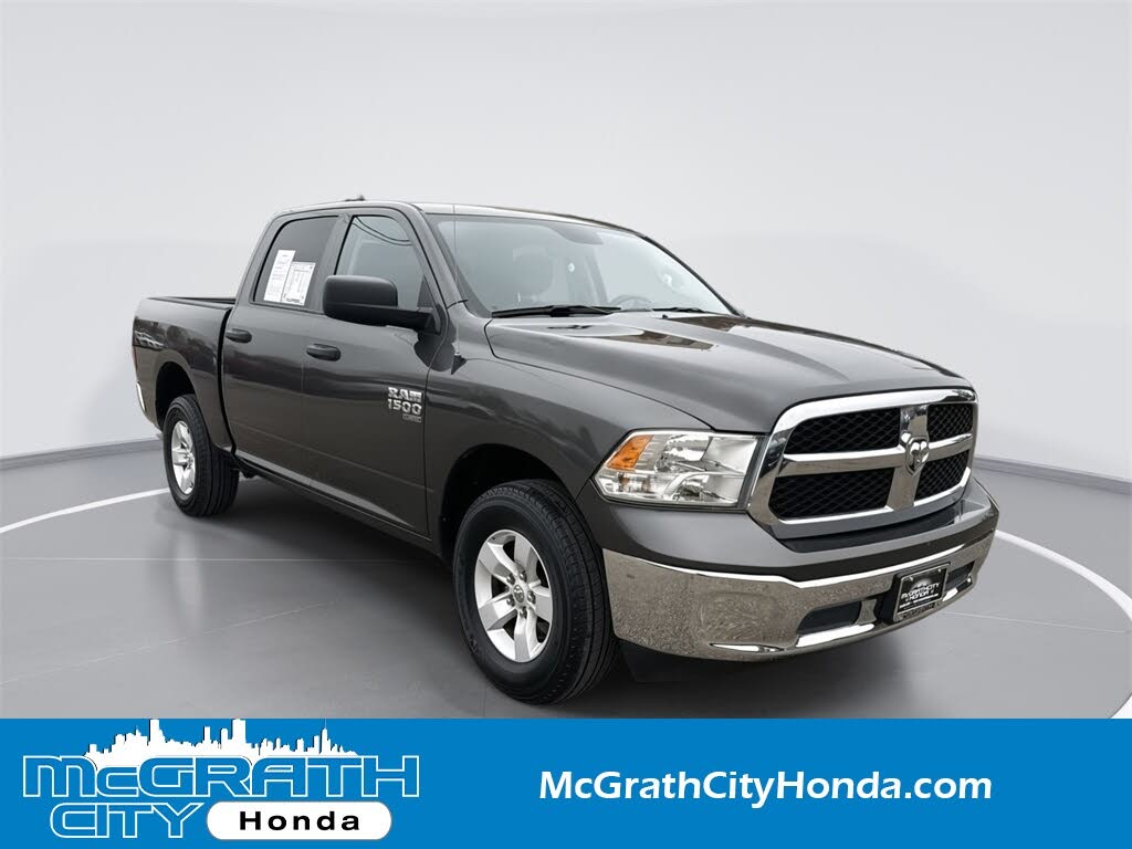 2022 RAM 1500 Classic SLT Crew Cab 4WD