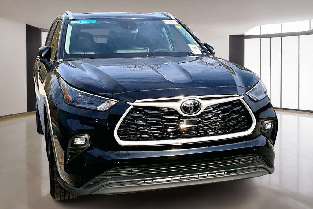2023 Toyota Highlander XLE FWD