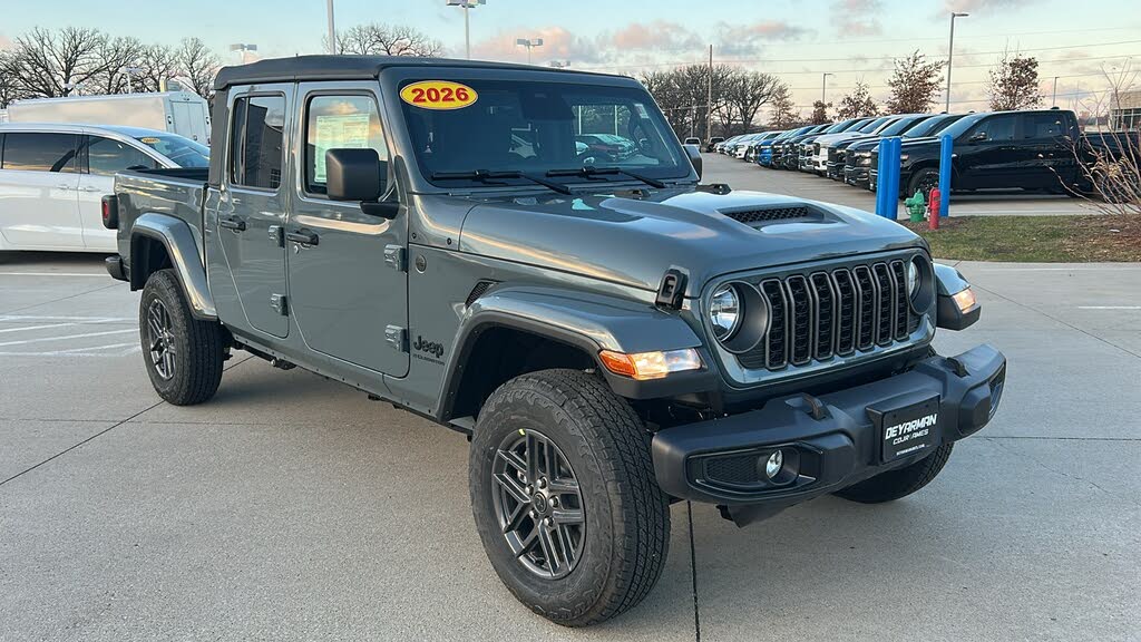 2026 Jeep Gladiator Sport S Crew Cab 4WD