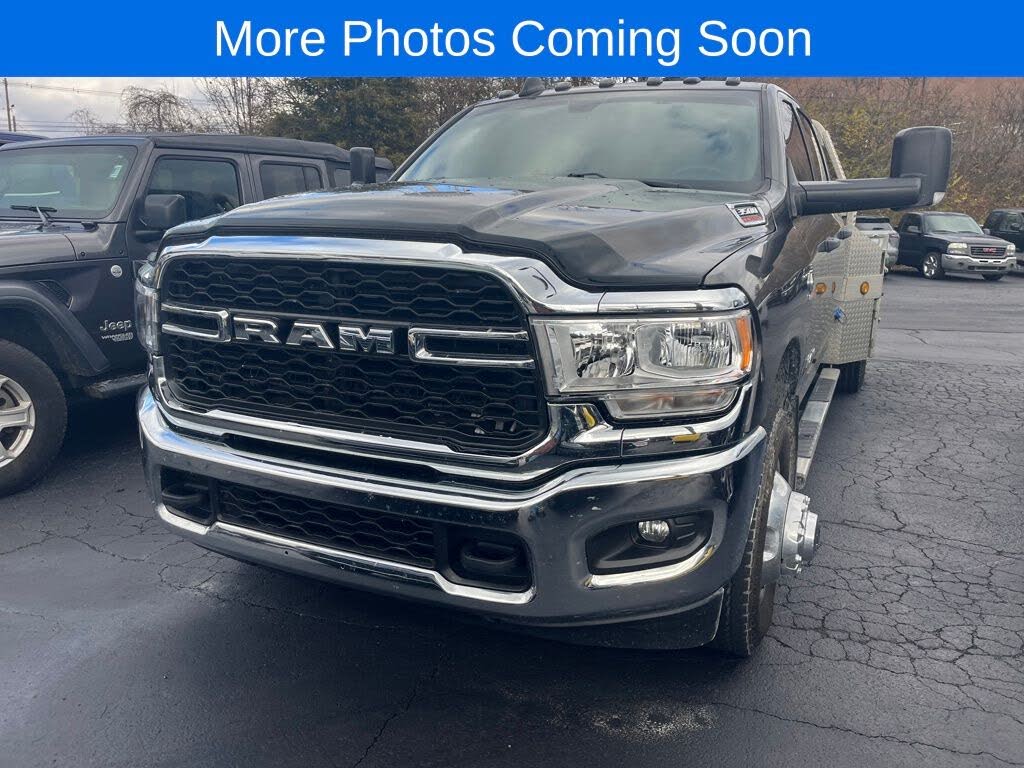 2022 RAM 3500 Chassis Tradesman Crew Cab DRW 4WD