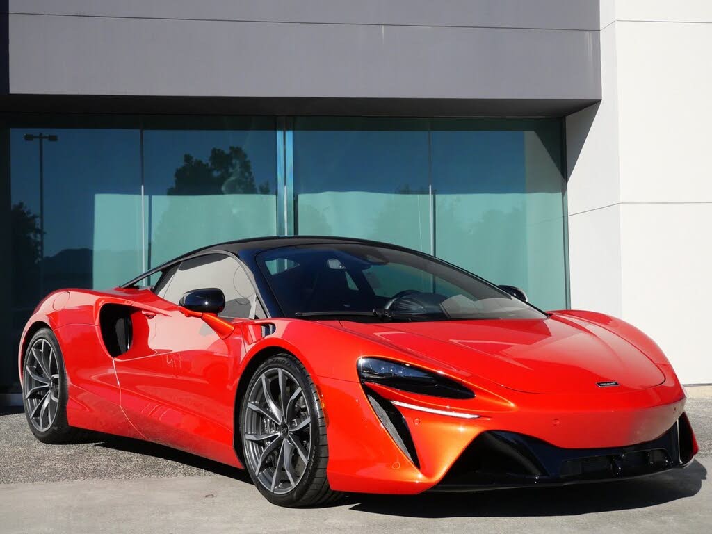 2024 McLaren Artura RWD
