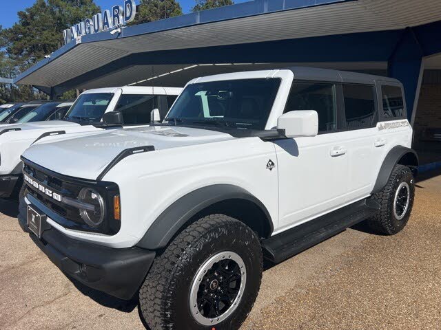 2025 Ford Bronco Outer Banks 4-Door 4WD