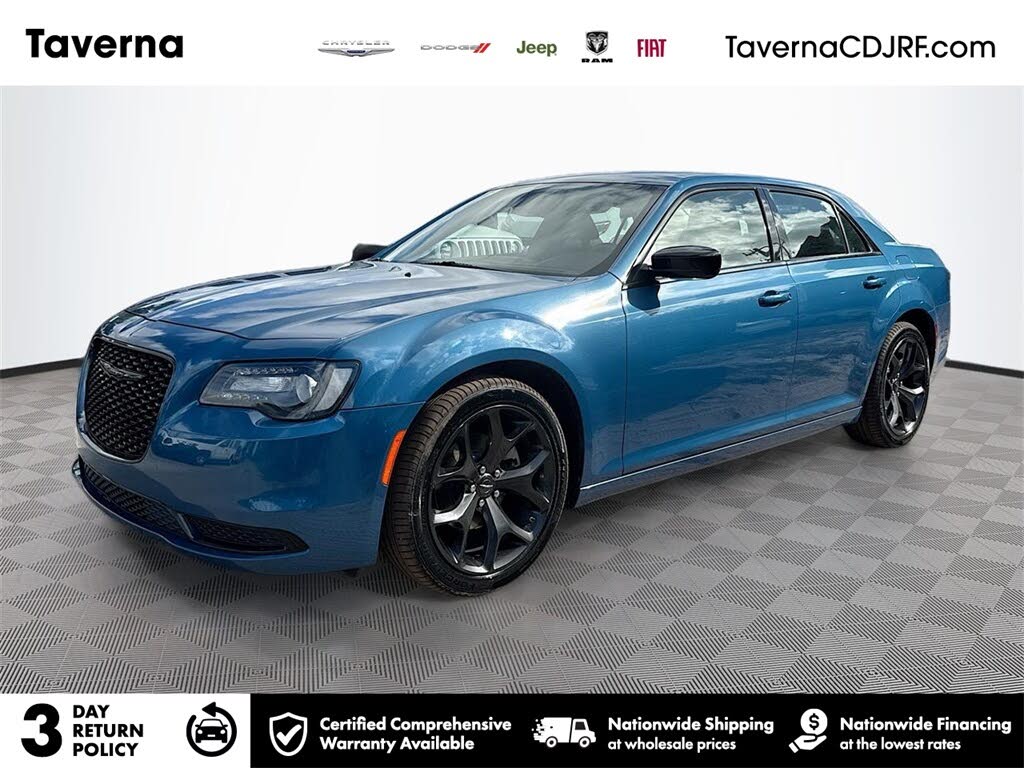 2022 Chrysler 300 Touring RWD