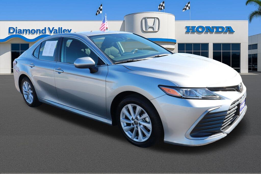 2024 Toyota Camry LE FWD