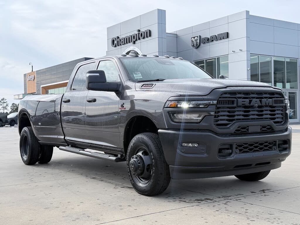 2026 RAM 3500 Tradesman Crew Cab LB DRW 4WD