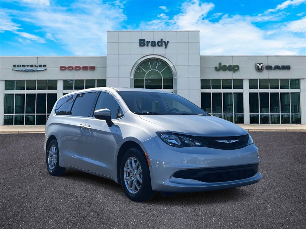 2023 Chrysler Voyager LX FWD