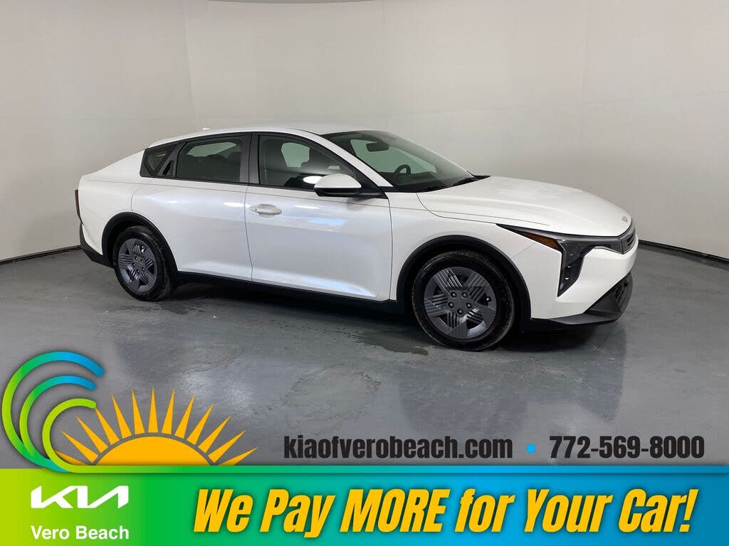 2025 Kia K4 LX FWD